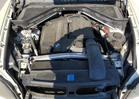 2011 BMW X5 xDrive35I z USA, uszkodzony, nr VIN 5UXZV4C54BL406452